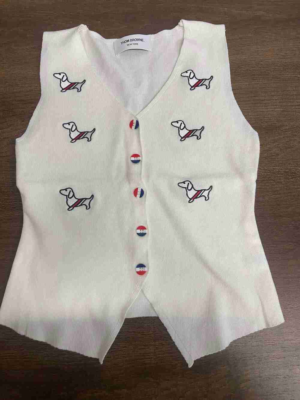 ✨ Thom Browne Cream Dachshund Embroidered Button‑Front Knit Vest - Picture 1 of 5
